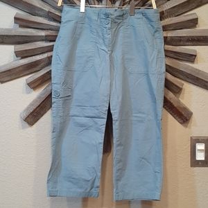 Max Azria Capri Pants